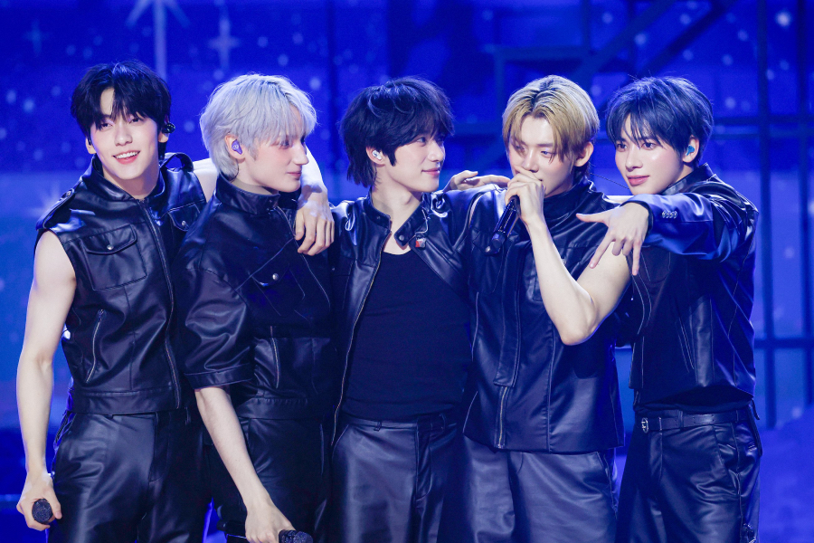 Todos os 5 membros do TXT renovaram contratos com música bighit