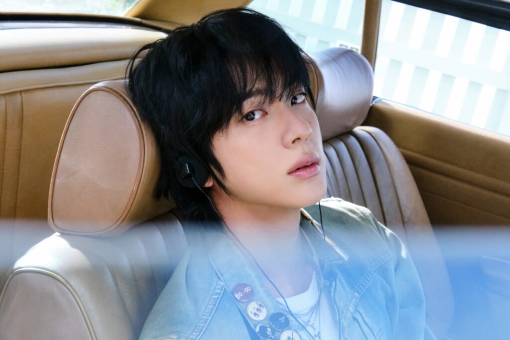 Jin do BTS entra no Top 3 da Billboard 200 pela primeira vez com “Echo” Jin do BTS entra no Top 3 da Billboard 200 pela primeira vez com “Echo”