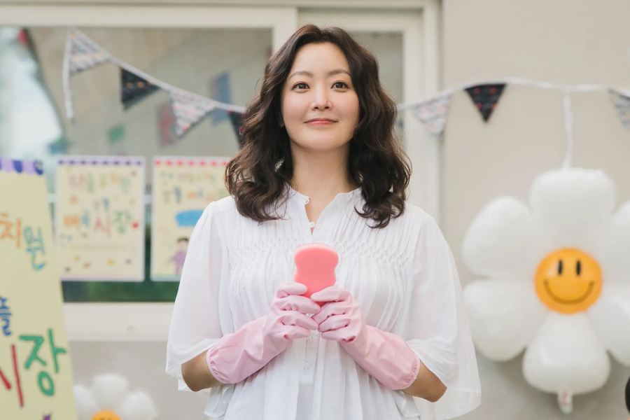 Kim Hee Sun revive seus instintos de rainha das compras em casa em um mercado de pulgas do jardim de infância em “No Next Life” Kim Hee Sun revive seus instintos de rainha das compras em casa em um mercado de pulgas do jardim de infância em “No Next Life”