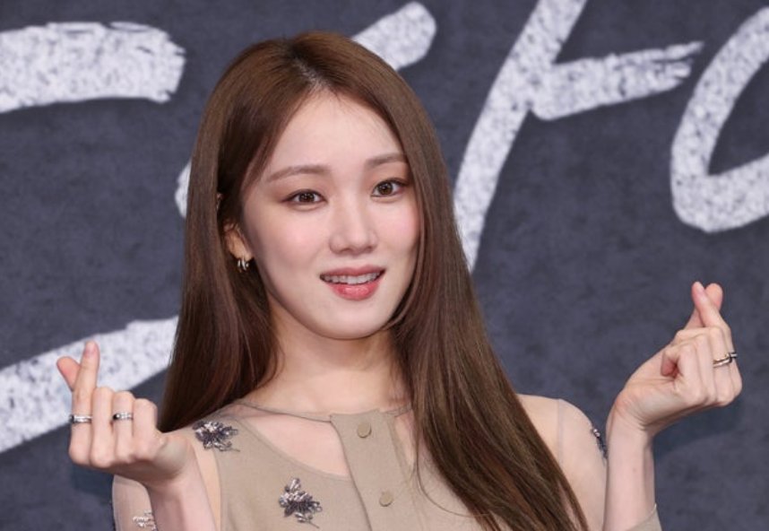 Lee Sung Kyung está em negociações para um novo drama K de mistério, comenta Fantagio Lee Sung Kyung está em negociações para um novo drama K de mistério, comenta Fantagio