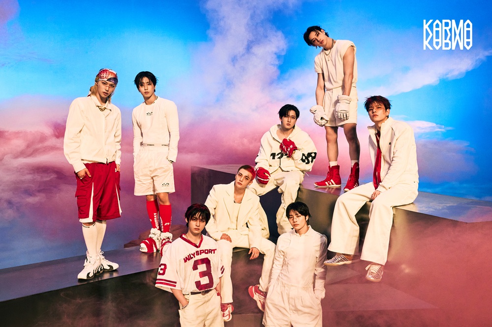 O Stray Kids começa com uma “cerimônia” em seu novo álbum completo!
