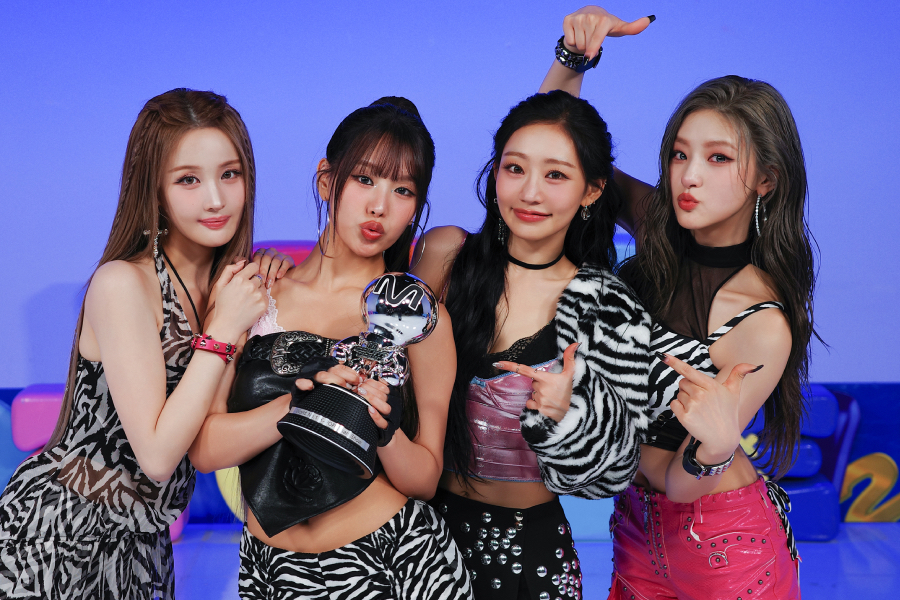 Assista: KISS OF LIFE obtém a primeira vitória por “Who is she” em “M Countdown”; Apresentações de TXT, MODYSSEY e mais
