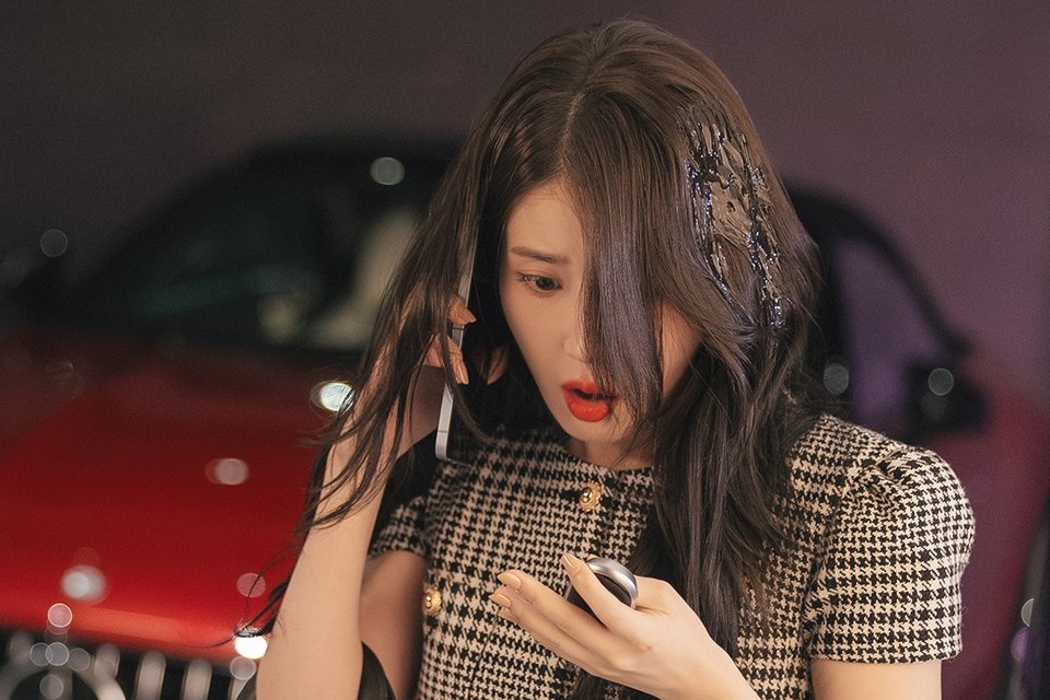 IU é incentivada pelos fãs de Byeon Woo Seok em “Perfect Crown”