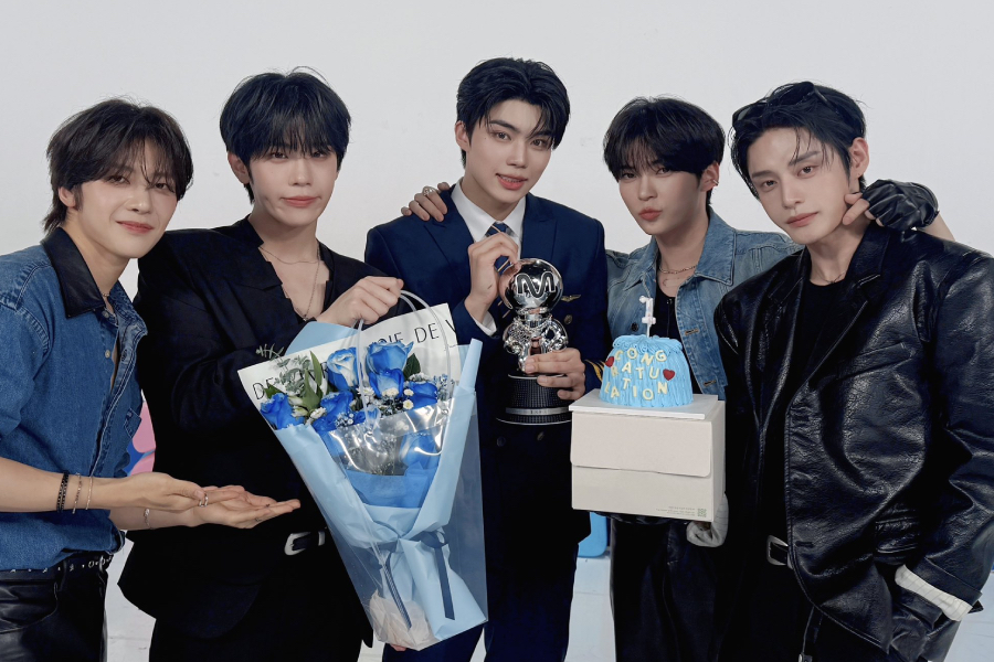 Assista: ZEROBASEONE obtém a 2ª vitória no “TOP 5” no “M Countdown”; Apresentações de LE SSERAFIM, AND2BLE e mais