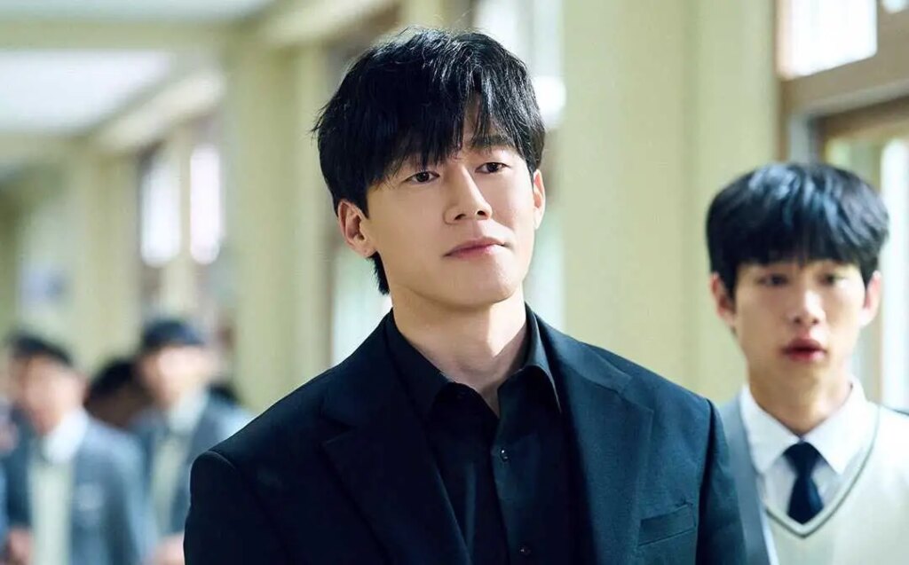 Kim Mu Yeol atrai buzz no drama de sucesso da Netflix “Teach You a Lesson”