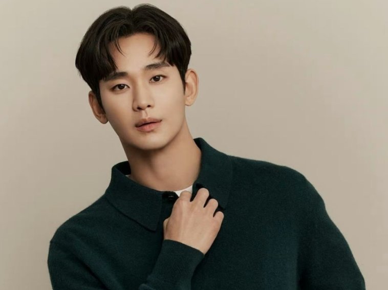 Kim Soo Hyun retoma oficialmente as atividades um ano após a polêmica de Kim Sae Ron