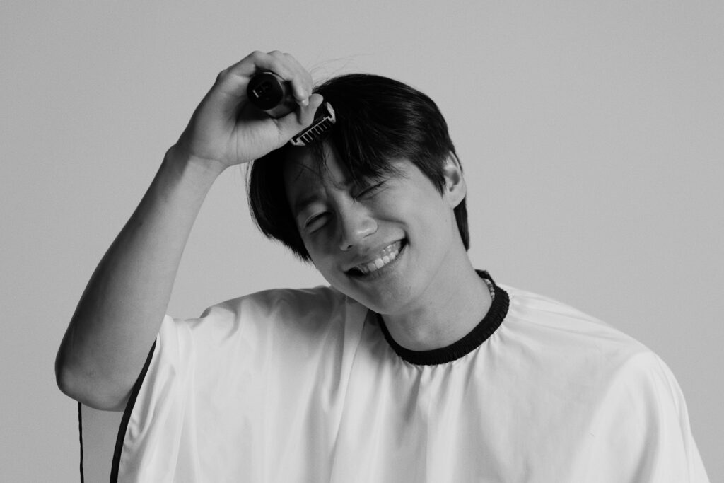 Lee Jun Young se alista no exército