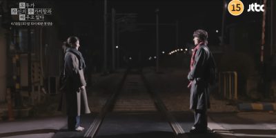 Gu Kyo-hwan e Go Yoon-jung se curam em We Are All Trying Here